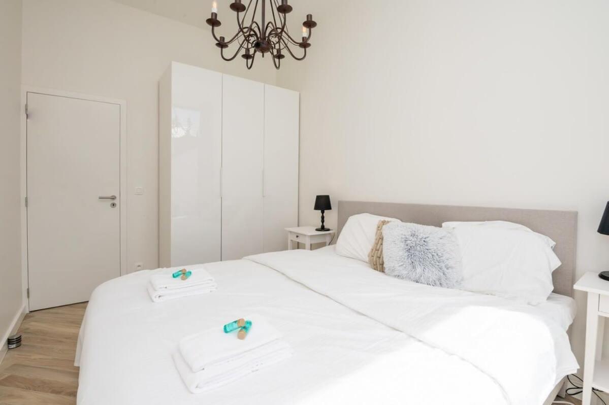 Beautiful Renovated Apartment In An Authentic Building Oostende Buitenkant foto