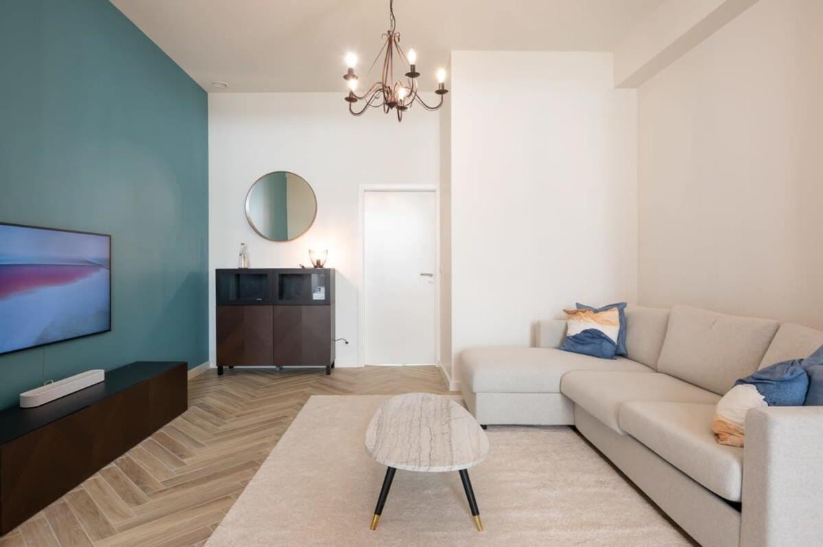Beautiful Renovated Apartment In An Authentic Building Oostende Buitenkant foto