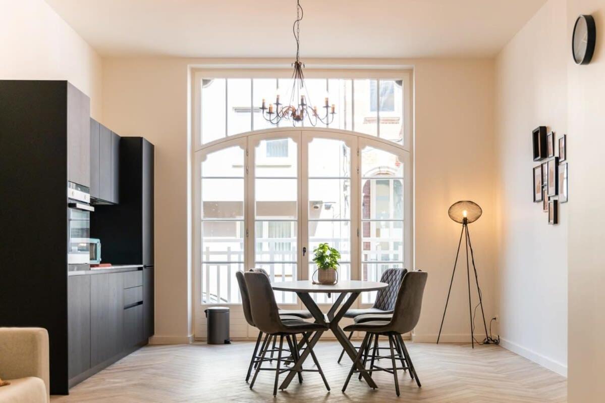 Beautiful Renovated Apartment In An Authentic Building Oostende Buitenkant foto